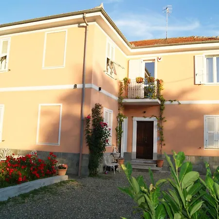 Il Melo Antico - In D'epoca Nel Cuore Del Monferrato Apartman Acqui Terme